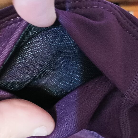 EUC ~ GapFit G-Fast Women's Plum Colored Capri Leggings (Size: Large) - Picture 3 of 6